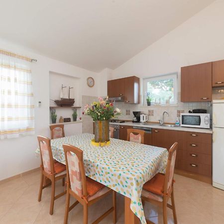 Apartmani Lenka 乌格连 外观 照片