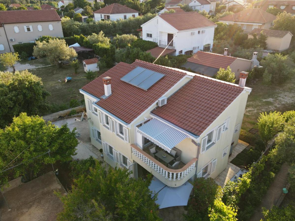 Apartmani Lenka 乌格连 外观 照片