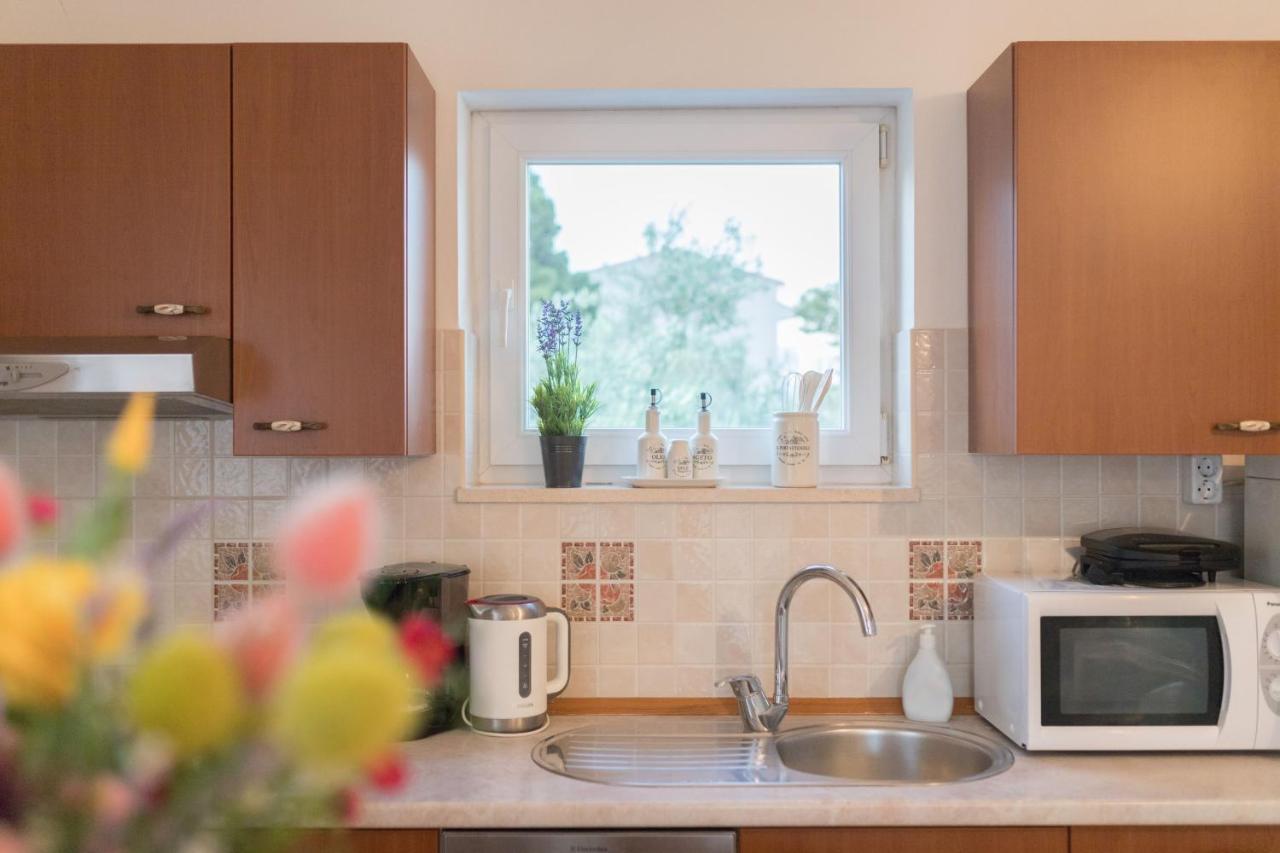 Apartmani Lenka 乌格连 外观 照片